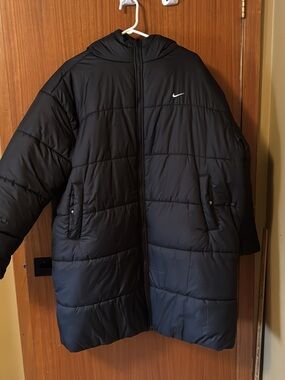 Nike Black and White Therma-Fit Jacket